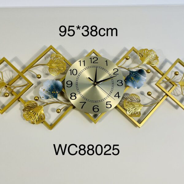 Cube leaves clock